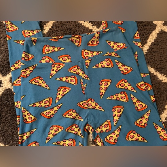🍕LuLaRoe Blue Pizza Slice Leggings Size One Size 🍕 - Picture 2 of 6